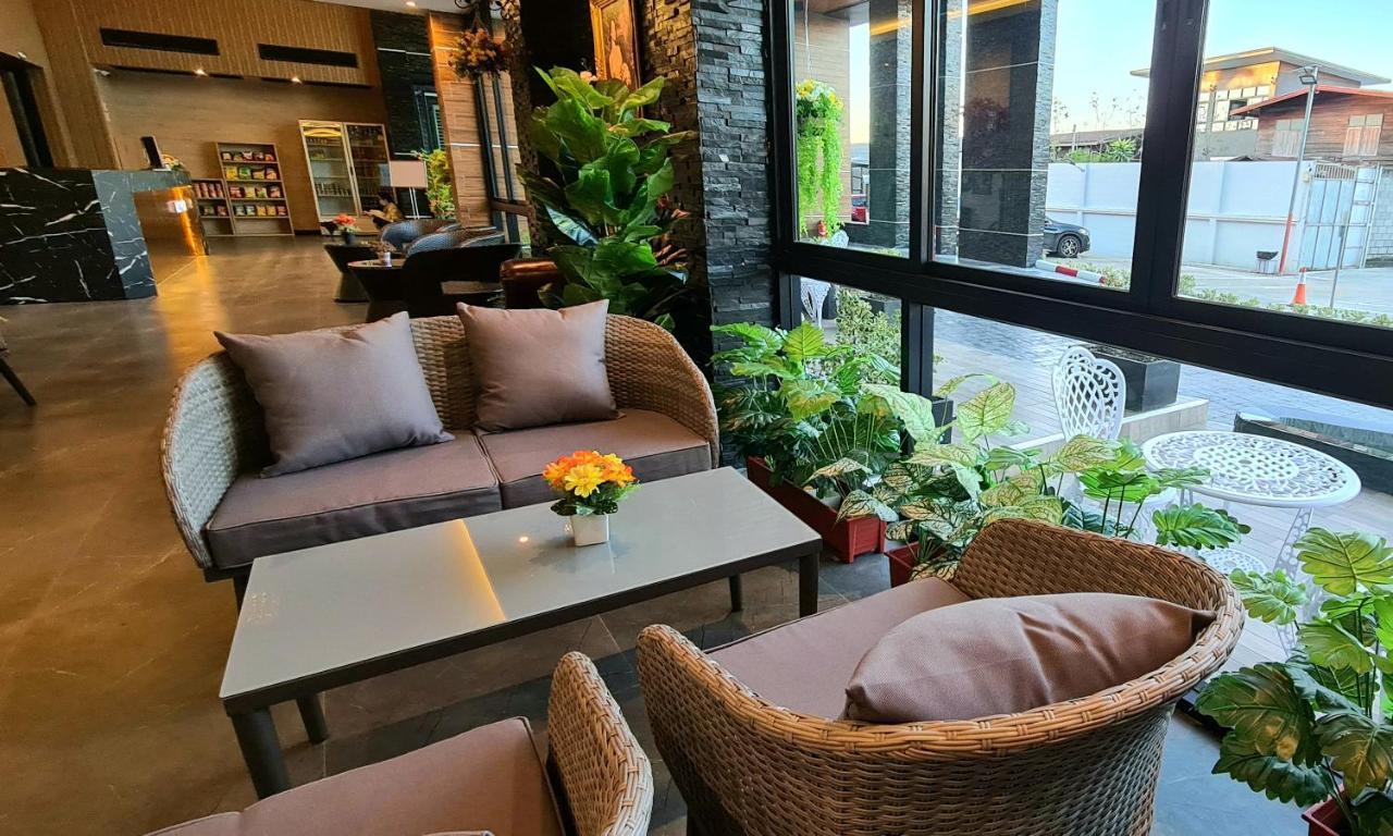 The Room Boutique Hotel Sakon Nakhon Buitenkant foto