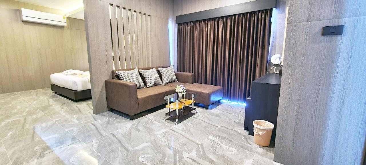 The Room Boutique Hotel Sakon Nakhon Buitenkant foto